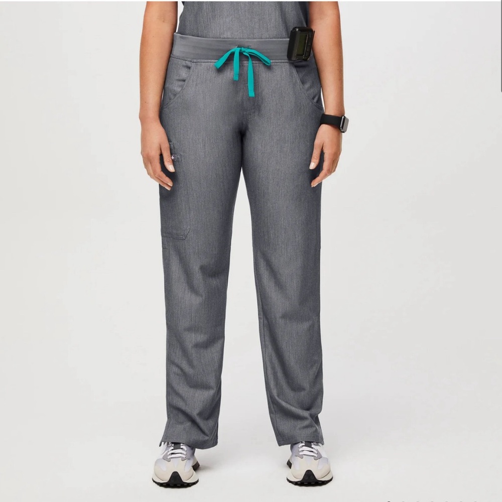 Figs Kade Cargo Scrub Pants Graphite